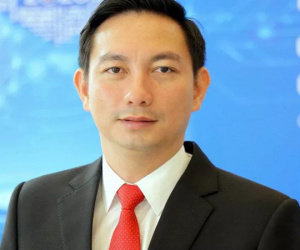 Chân dung Bí thư kiêm Chủ tịch huyện 39 tuổi vừa bị đình chỉ công tác sau đơn tố cáo hiếp dâm
