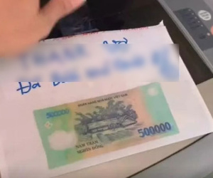 Hội chị em khen chẳng cần đến nến và hoa mà 'chồng người ta' vẫn ga lăng hết sức, cánh mày râu lập tức vào cãi cự: Có lòng mà 'lực' vợ giữ hết rồi còn đâu!