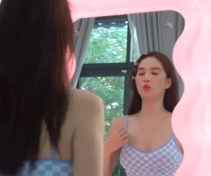 Ngọc Trinh đập hộp bàn bi-a 169 triệu, nhắc về chiếc gương 'sóng gió' và xin netizen đừng làm một điều