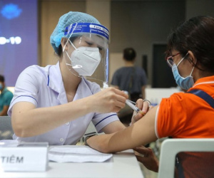 Con số chứng minh vaccine COVID đạt hiệu quả ở TP.HCM: Giảm 1/2 ca mắc, 10 lần ca tử vong