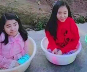 Nỗi đau của cặp vợ chồng ‘nuôi 3 cô con gái trong chậu’
