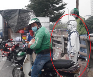Hiện trường vụ tai nạn ở Hà Nội được chia sẻ khắp MXH: Cô gái đen đủi nhất ngày