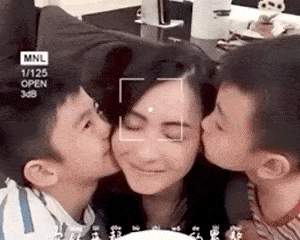 Mới ngày nào còn bé tí, hai quý tử đầu lòng nhà Trương Bá Chi giờ đã trưởng thành, ngoại hình ra sao mà khiến MXH dậy sóng?