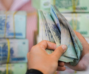 Có nên nới trần nợ công, thâm hụt ngân sách để 'cứu' nền kinh tế?