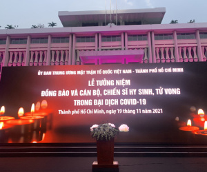 Những hình ảnh trước giờ diễn ra đêm Tưởng niệm nạn nhân qua đời vì COVID-19