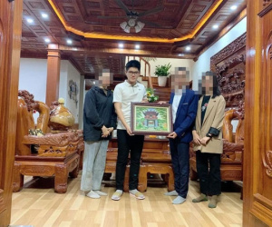 Bị soi mói không ngớt về đời tư, Quán quân Olympia vừa lên tiếng đính chính đã được khen ngợi hết lời