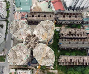 Toàn cảnh 'cánh hoa' Sky View Plaza trong tổ hợp Imperial Plaza bỏ hoang nhiều năm