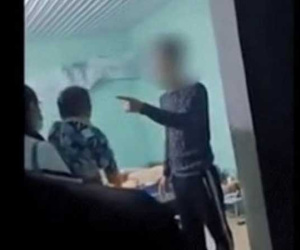 Xót xa clip vợ bế con đi bắt quả tang chồng ngoại tình: 'Anh biết tôi là ai không? Anh biết đứa bé tôi đang bế là con của ai không? Anh có nhận ra chúng tôi không?'