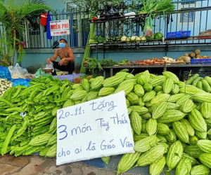 Ông chủ sạp rau Minh Râu lại gây sốt MXH với màn tri ân thầy cô nhân ngày 20/11