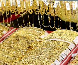 Giá vàng hôm nay 22/11: Sắp lên 1.900 USD, dân đầu tư mua vào