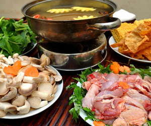 Những thực phẩm tuyệt đối đừng ăn cùng lẩu gà: Sinh ra độc tố nguy hiểm, mẩn ngứa khắp người