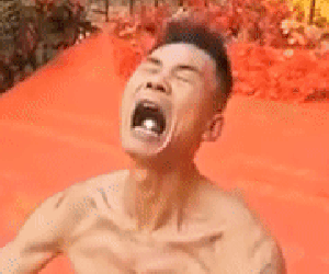 Rợn người màn nuốt bi sắt của võ sư Thiếu Lâm, thu hút gần chục triệu lượt xem