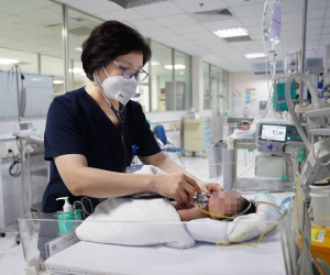 Mẹ pha sái thuốc phiện vào sữa cho con 'chắc dạ', bé 2 ngày tuổi ngộ độc nặng