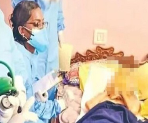 Nghe tiếng kêu cứu trong phòng, cảnh sát đập cửa xông vào thì phát hiện cảnh tượng kinh hoàng trên giường ngủ