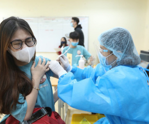 Hơn 33.000 học sinh đầu tiên tại Hà Nội tiêm vaccine Covid-19 hiện sức khỏe ra sao?