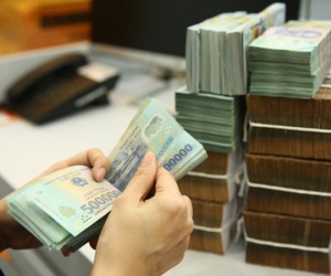 Vì sao các ngân hàng bị siết việc đổ tiền mua trái phiếu doanh nghiệp