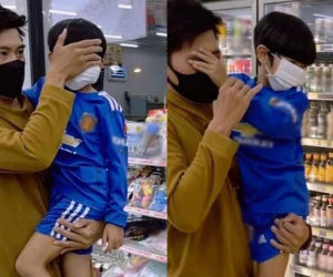 Thấy hai bố con liên tục bịt mắt nhau khi đi siêu thị, tưởng đùa giỡn thôi nhưng đến khi xem lại ảnh mẹ mới ngã ngửa vì sự thật đằng sau