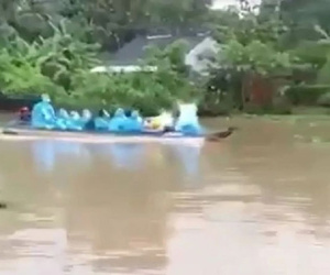 Đưa F0 miền Tây đi cách ly mà như rước dâu, netizen còn tưởng dự đám cưới mặc đồng phục