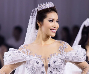 Minh Tú bất ngờ khoe giấy xác nhận tình trạng hôn nhân làm dấy lên nghi vấn chuẩn bị kết hôn với bạn trai ngoại quốc