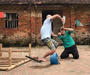 'Phố trong làng': Vợ Mến từng cực ngầu với vai công an, trung úy Hoàng hé lộ bí mật gây sốc
