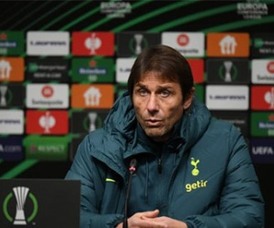 Conte: 'Tôi không phải là phù thủy'