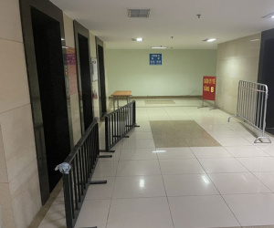 Dân chung cư Hà Nội ‘kẹt cứng’ bởi các quyết định cách ly