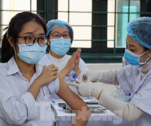 Thêm nhiều học sinh dương tính, Hải Phòng tăng tốc tiêm vắc xin phòng COVID-19