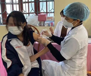 4 học sinh bị sốc phản vệ sau khi tiêm vắc xin Covid-19: 2 em được xuất viện, một em tiên lượng xấu