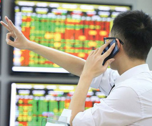 Chứng khoán vừa chạm đỉnh lịch sử, đã xuất hiện nguy cơ mới