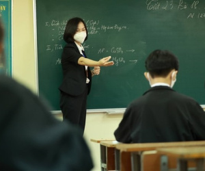 Hà Nội: Khu vực nào đủ điều kiện cho học sinh cấp THPT đi học từ 6.12?