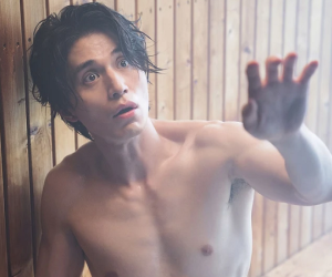 'Bad and Crazy': Lee Dong Wook bị tấn công trong tình huống nhạy cảm, khoe body 6 múi trong pha hành động mãn nhãn