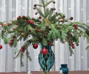 Cành thông tươi đón Noel sớm giá chỉ từ 130 nghìn đồng/cành