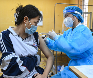 Một nữ sinh ở Hà Nội tử vong sau 1 ngày tiêm vắc xin Covid-19: Thông tin từ Trưởng Văn phòng Tiêm chủng mở rộng QG