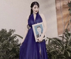 Nhớ thương chồng mất vì tai nạn, vợ 9X thực hiện lời hẹn năm xưa bằng cách ôm di ảnh trong mỗi chuyến du lịch