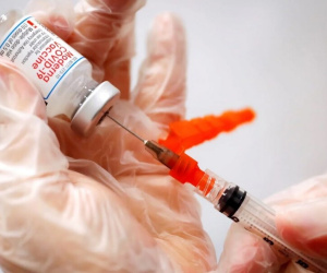 Cảnh báo đầu tiên từ các hãng dược: Vaccine, thuốc kháng thể đều có thể kém hiệu quả trước Omicron