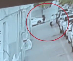 Clip: Nam thanh niên dùng thân mình đỡ em bé ngã từ tầng 5 và cái kết