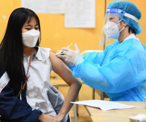Hà Nội 'hỏa tốc' bỏ quy định 14 ngày không có F0 mới cho học sinh đi học