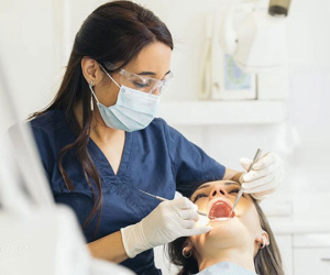 Dấu hiệu trên lưỡi cảnh báo bệnh tiềm ẩn, trong đó có Covid-19