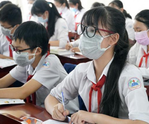 Trường học Hà Nội khẩn cấp 'chia ca' trước giờ đón học sinh trở lại
