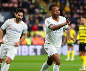 Thắng như chẻ tre, Man City vượt lên dẫn đầu Ngoại hạng Anh