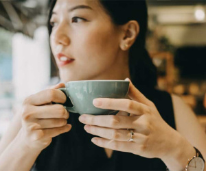 Thói quen buổi sáng có thể phá hoại làn da