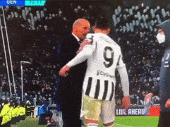HLV Juventus gây sốc khi quát thẳng mặt Morata: 'Câm miệng lại!'