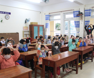 Ngày đầu đến trường của học sinh lớp 1 ở Đà Nẵng