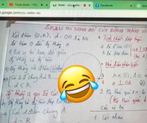 Giáo viên nhờ chụp màn hình học online xem có mờ không, nữ sinh làm một việc 'lạy ông tôi ở bụi này' khiến dân tình cười ngã ngửa: 'Màn hình không mờ nhưng hãy cầu cho mắt thầy mờ đi'
