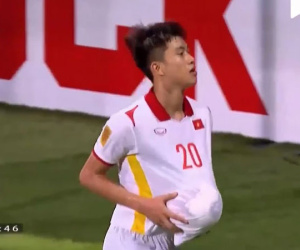 Phan Văn Đức tạo bụng bầu tặng nàng WAGs Nhật Linh sắp sinh quý tử