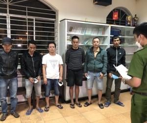 30 con bạc thuê nguyên hội trường khách sạn để sát phạt