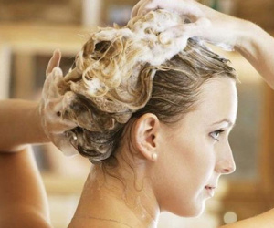 5 thói quen gội đầu cần bỏ ngay kẻo đột quỵ, ảnh hưởng đến tính mạng