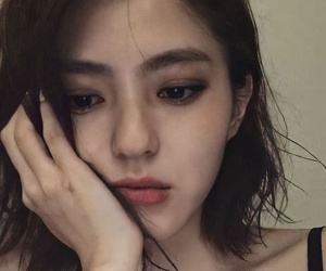 Con chuẩn bị nhập viện mà không có tiền, chồng bất ngờ đưa cho tôi cả xấp tiền và cầu xin giúp anh một điều không tưởng