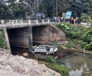 Ô tô lao xuống suối rồi lật ngửa, 2 cán bộ chi cục thuế tử vong
