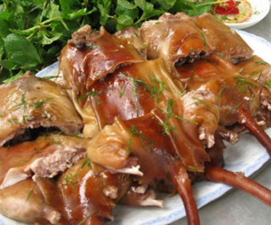 Ba người bị ngộ độc sau khi ăn thịt chuột, uống rượu: Da môi nhợt, khó thở, suy hô hấp, sức khỏe diễn biến xấu